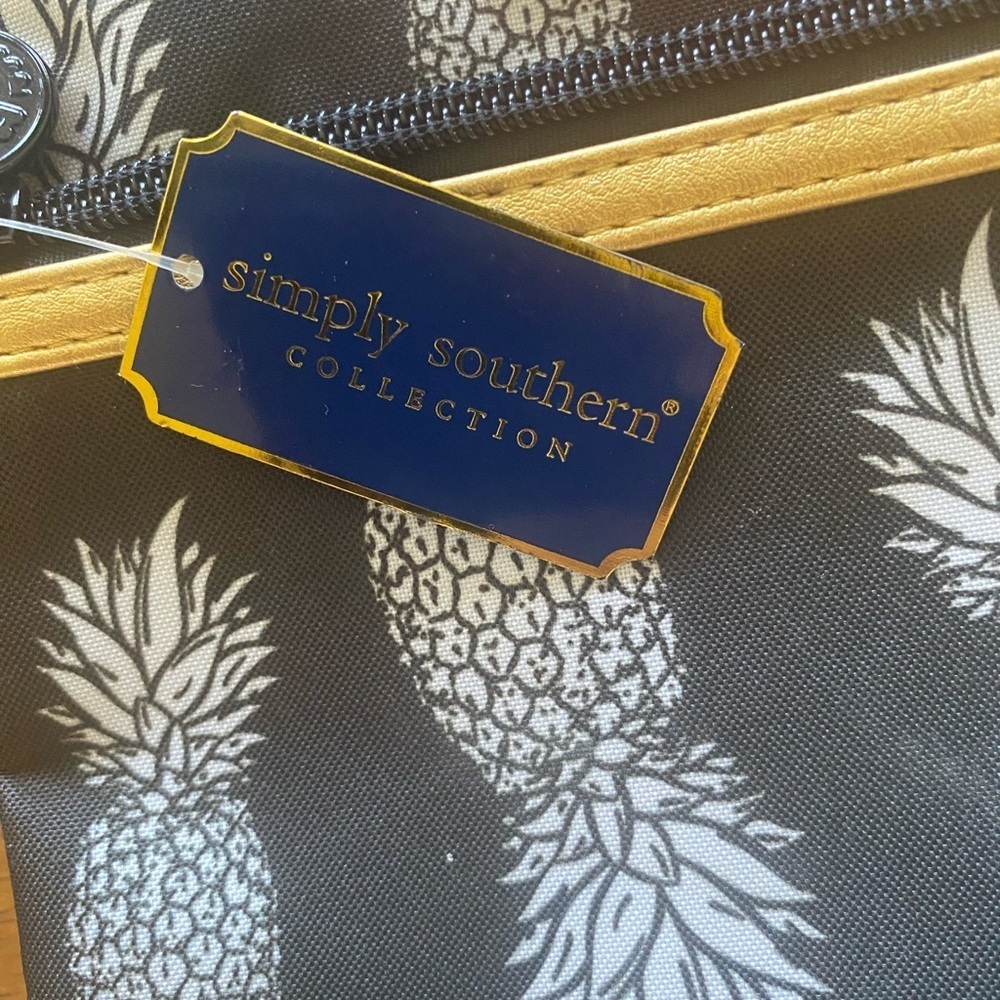 Simply southern pineapple Crossbody bag. NWT​​​ - Picture 8 of 8